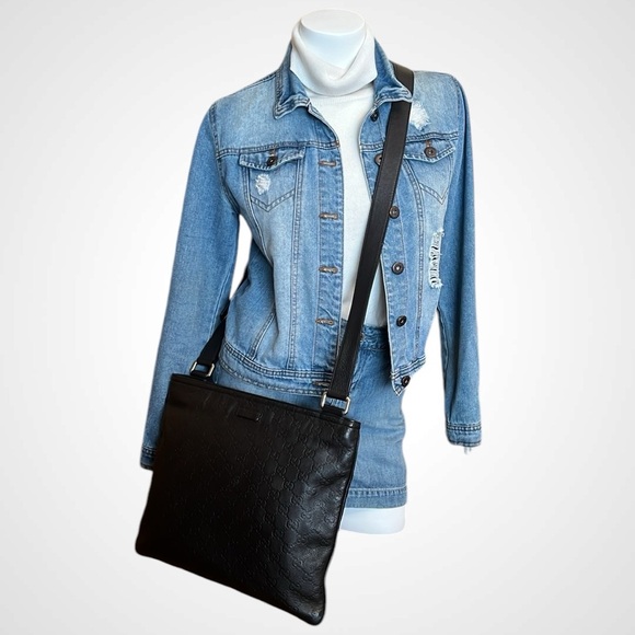 A 240 - ๐ฏ% authentic Gucci crossbody bag - Picture 2 of 16